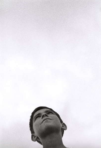 Nicène Kossentini,  poétique de l'éphémère : J’ai vu le ciel, photographie, impression archive sur papier coton, 2009 © Selma Feriani Gallery